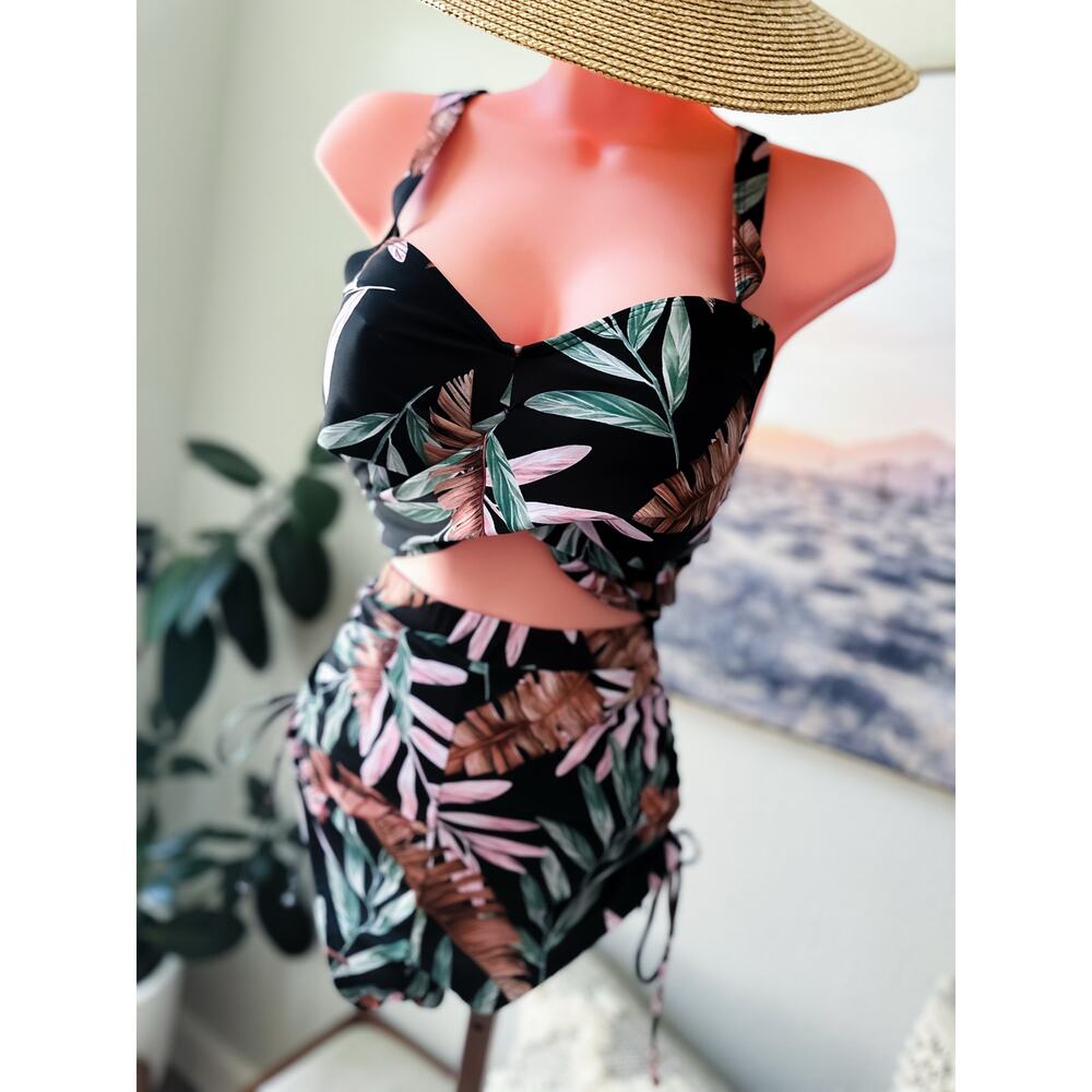 Under the Swaying Palm Trees 2pc Bandeau + swim shorts swimsuit - Picture 3 of 7